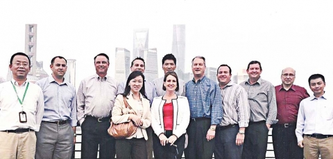 安東尼領(lǐng)導(dǎo)團(tuán)隊(duì)在中國(guó)會(huì)面